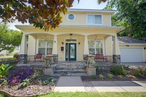 807 Barnes St, Mckinney, TX 75069