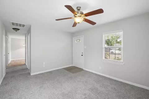 Entry Way - 117 Tarrant Dr, Euless, TX 76039 photo 1 of 2