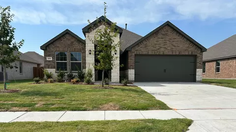 404 Carthage St, Caddo Mills, TX 75135