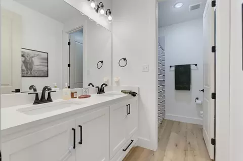 Bath - 3341 Ace, Abilene, TX 79606 photo 1 of 4