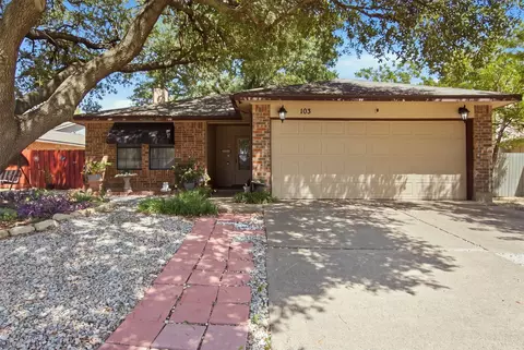 103 Caprock Dr, Arlington, TX 76018
