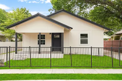 2520 Dell St, Fort Worth, TX 76111