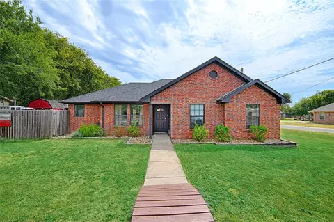 1102 14th St, Honey Grove, TX 75446