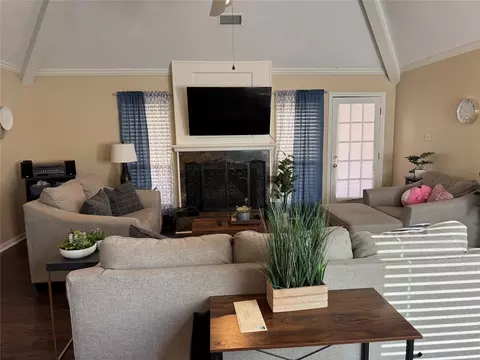 428 River Oaks Ln, Richardson, TX 75081
