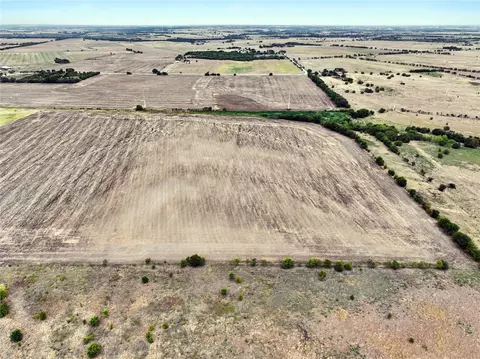 272 Hcr-3106, Abbott, TX 76621 photo 17