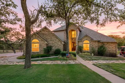 615 Runaway Bay Dr, Runaway Bay, TX 76426
