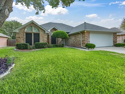510 Hanover Dr, Waxahachie, TX 75165