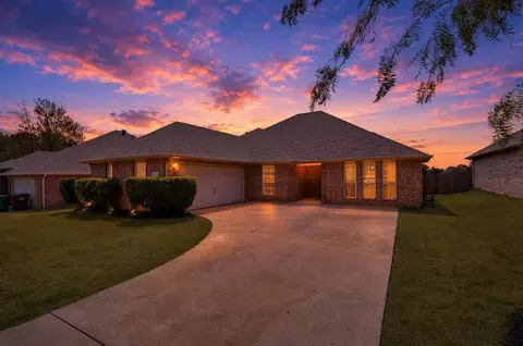 1800 Buena Vista Dr, Denton, TX 76210