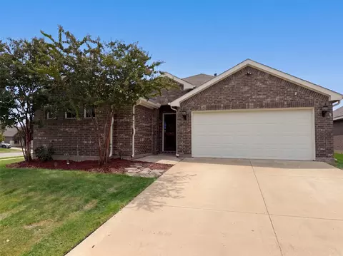 8956 Devonshire Dr, Fort Worth, TX 76131