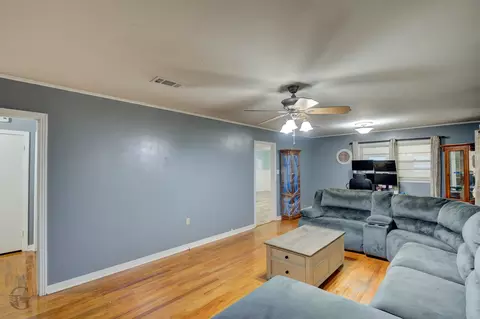 Living - 803 Drew Ln, Minden, LA 71055 photo 1 of 2