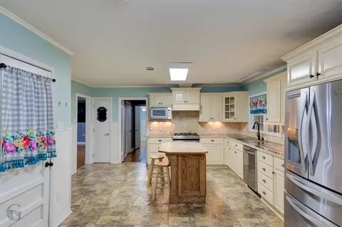 Kitchen - 803 Drew Ln, Minden, LA 71055 photo 2 of 3