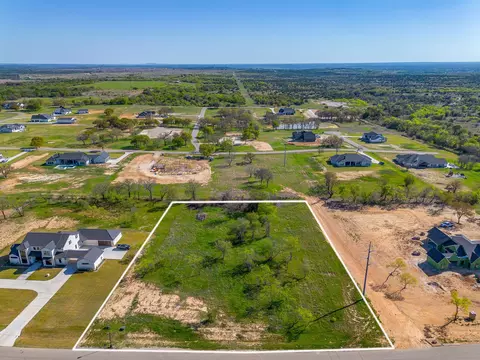 113 Dan Russell Bnd, Weatherford, TX 76087