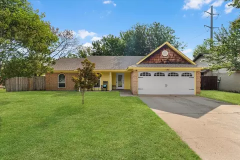3032 Oak Valley Dr, Bedford, TX 76021