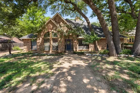 3803 Marine Ct, Arlington, TX 76016