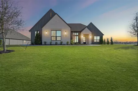 1100 Beginnings Dr, Granbury, TX 76049