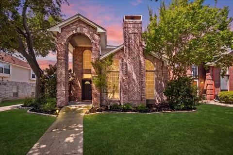 2203 Meadowstone Dr, Carrollton, TX 75006