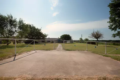 6883 County Road 4098, Kaufman, TX 75142