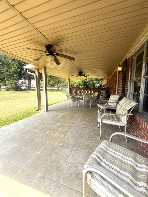 Exterior - 304 6th St NW, Springhill, LA 71075 photo 4 of 6
