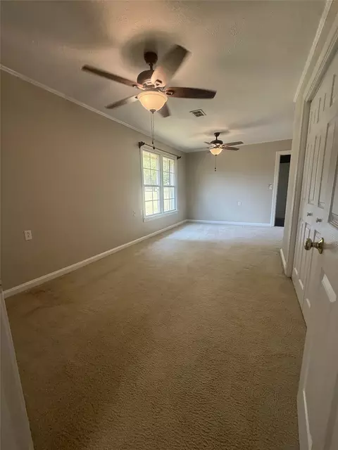Bedroom - 304 6th St NW, Springhill, LA 71075 photo 4 of 10