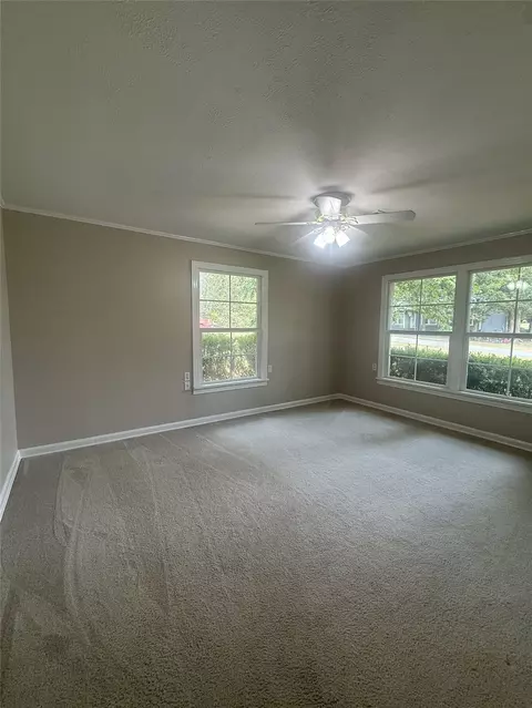 Bedroom - 304 6th St NW, Springhill, LA 71075 photo 9 of 10