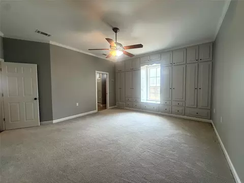 Bedroom - 304 6th St NW, Springhill, LA 71075 photo 2 of 10