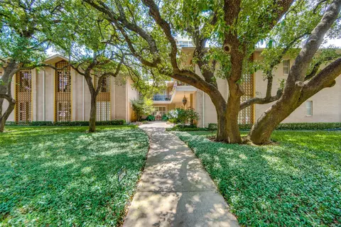 6324 Bandera Ave #B, Dallas, TX 75225
