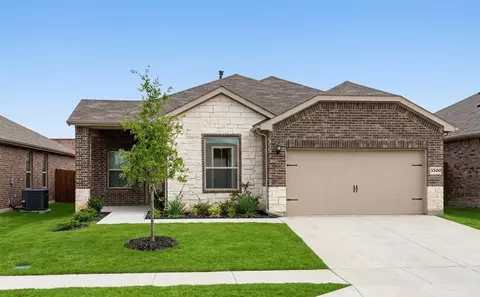 5500 Gold Pond Dr, Fort Worth, TX 76179