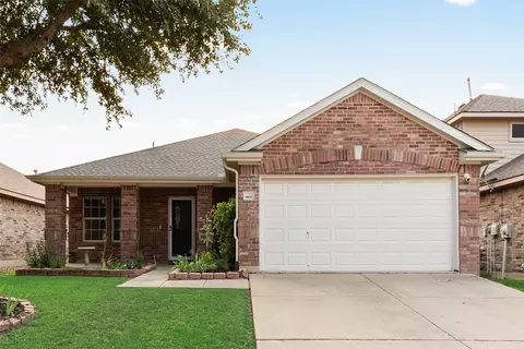 15641 Wheelhorse Trl, Roanoke, TX 76262