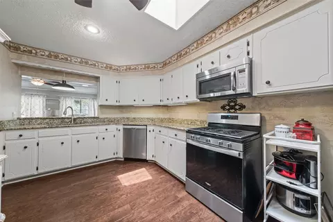 Kitchen - 406 Ocampo Ct, Waco, TX 76708 photo 2 of 3