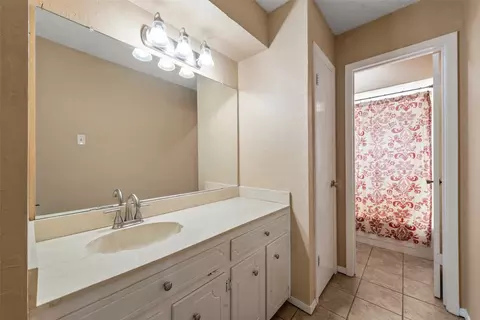 Bath - 406 Ocampo Ct, Waco, TX 76708 photo 1 of 3