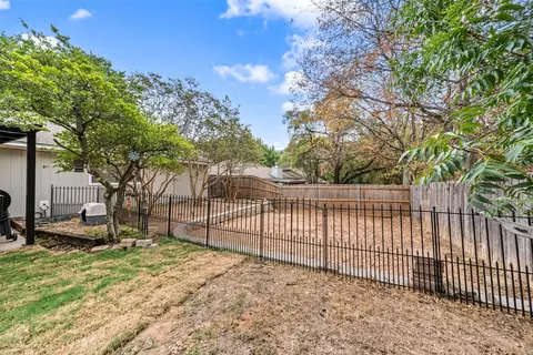 Exterior - 406 Ocampo Ct, Waco, TX 76708 photo 3 of 4