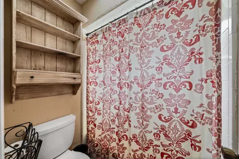 Bath - 406 Ocampo Ct, Waco, TX 76708 photo 2 of 3