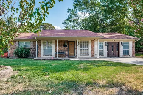 7008 Beaty St, Fort Worth, TX 76112