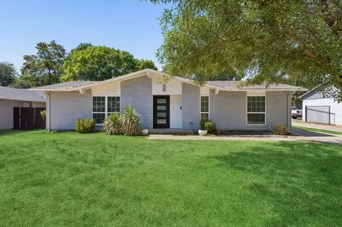 8148 Clear Springs Rd, Dallas, TX 75240