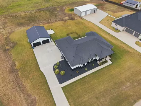 140 Lone Elm Rd, Waxahachie, TX 75167