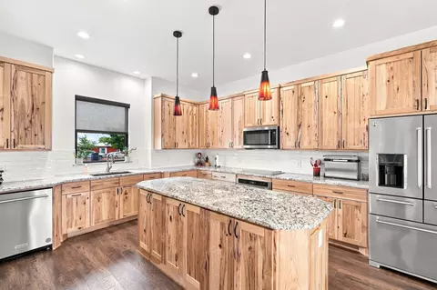 140 Lone Elm Rd, Waxahachie, TX 75167