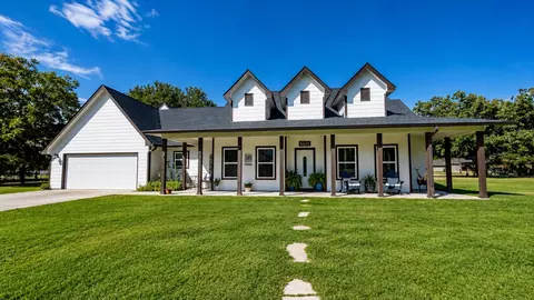 4000 Sioux Ct, Granbury, TX 76048