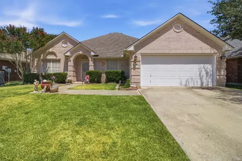 1112 Badbury Ln, Grand Prairie, TX 75052