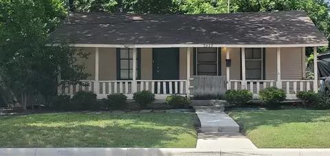 7613 Marys Creek Dr, Fort Worth, TX 76116
