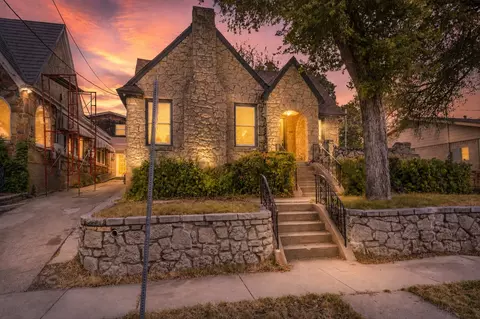 708 Blaylock Dr, Dallas, TX 75203