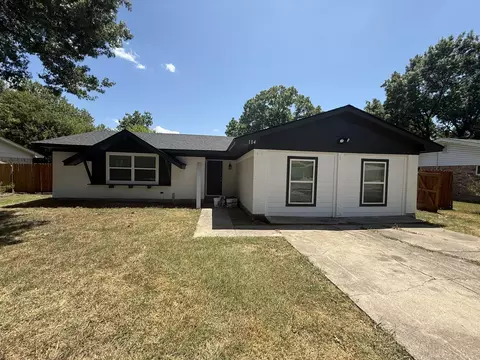 104 Indian Ct, Waxahachie, TX 75165