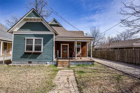 929 N 12th St, Waco, TX 76707