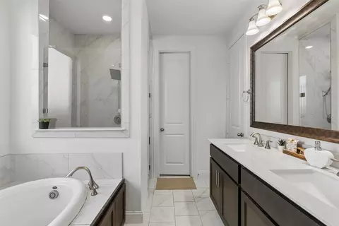 Bath - 2813 Epping Way, Celina, TX 75009 photo 2 of 3