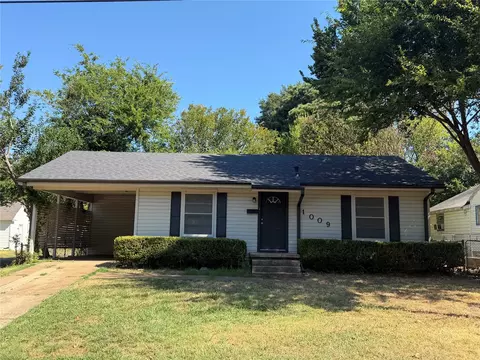 1009 Cedar St, Paris, TX 75460