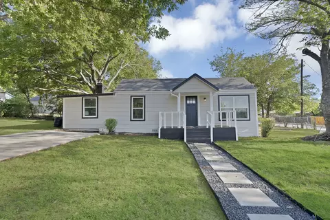 5500 Dartmouth Ave, River Oaks, TX 76114