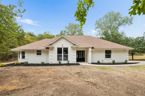 200 Willow Ridge Rd, Fort Worth, TX 76103