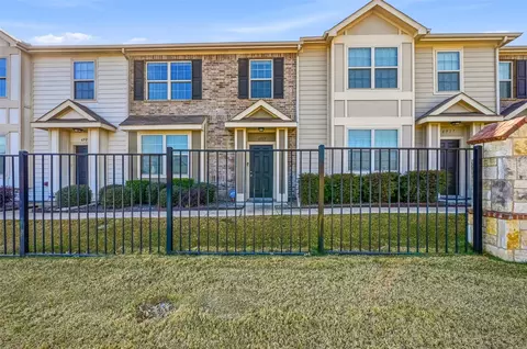 6913 Sandshell Blvd, Fort Worth, TX 76137