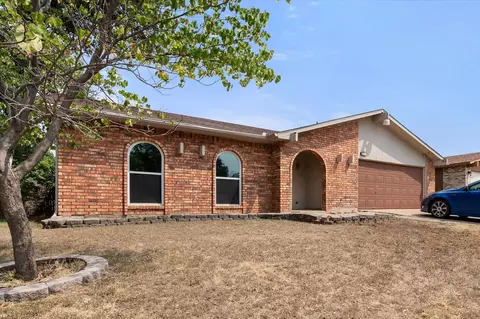 7501 Weatherwood Ct, Fort Worth, TX 76133