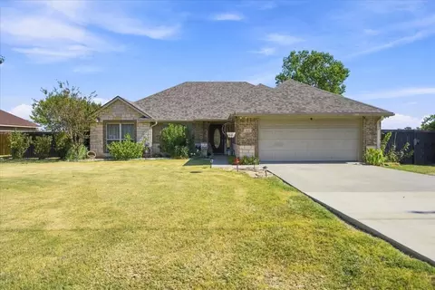 104 Butler St, Savoy, TX 75479