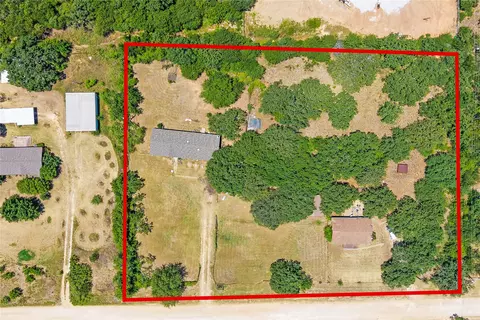 2309 Daniels Dr, Joshua, TX 76058
